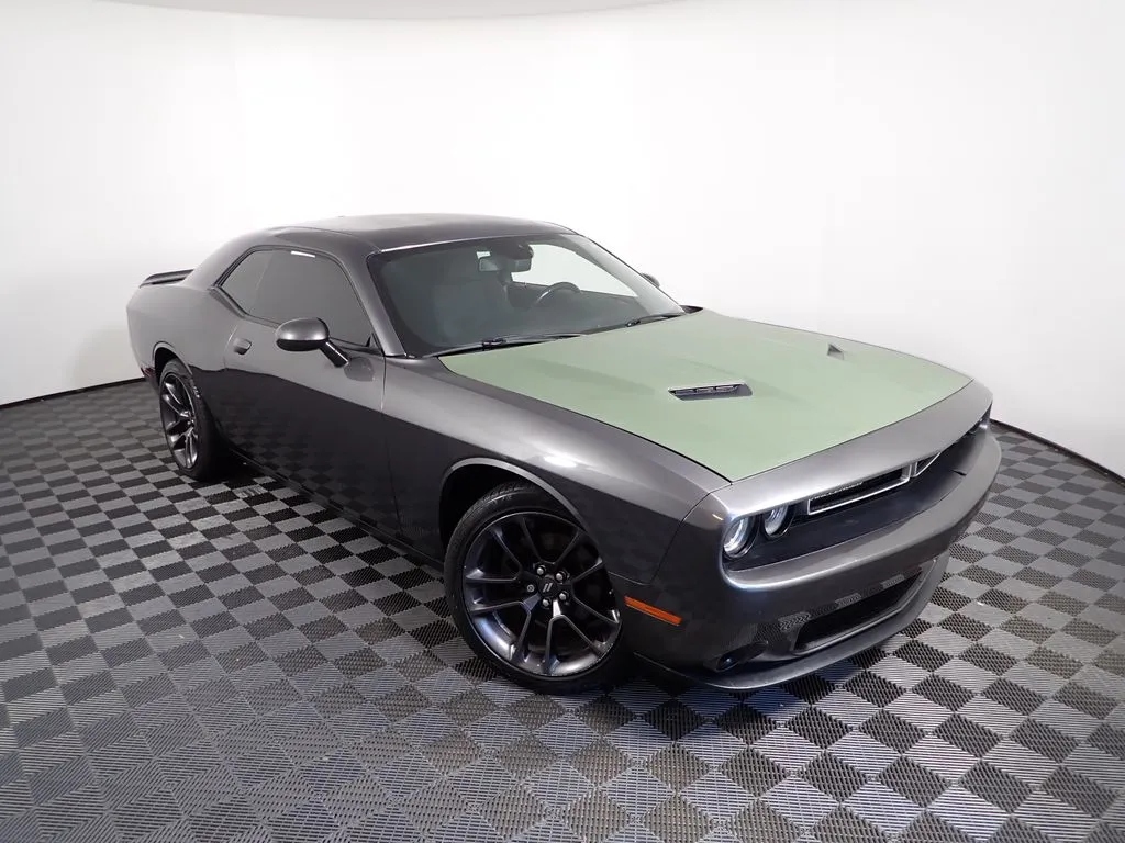 Dodge Challenger photo 5