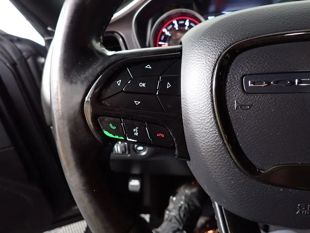 Dodge Challenger photo 24
