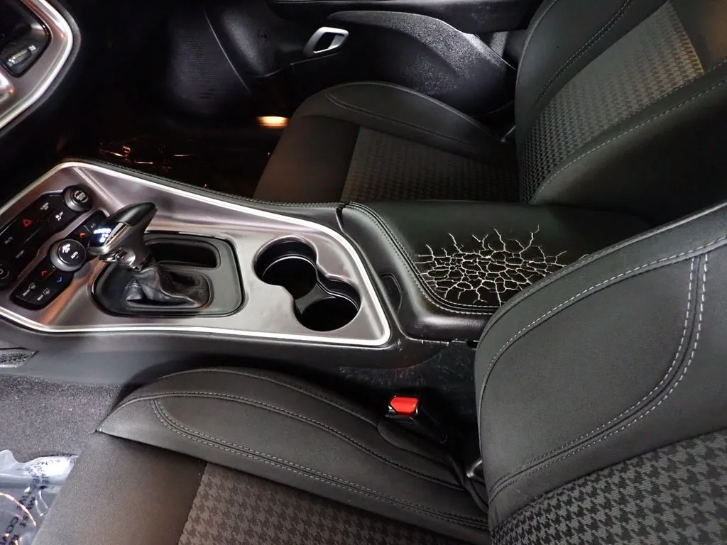 Dodge Challenger photo 27