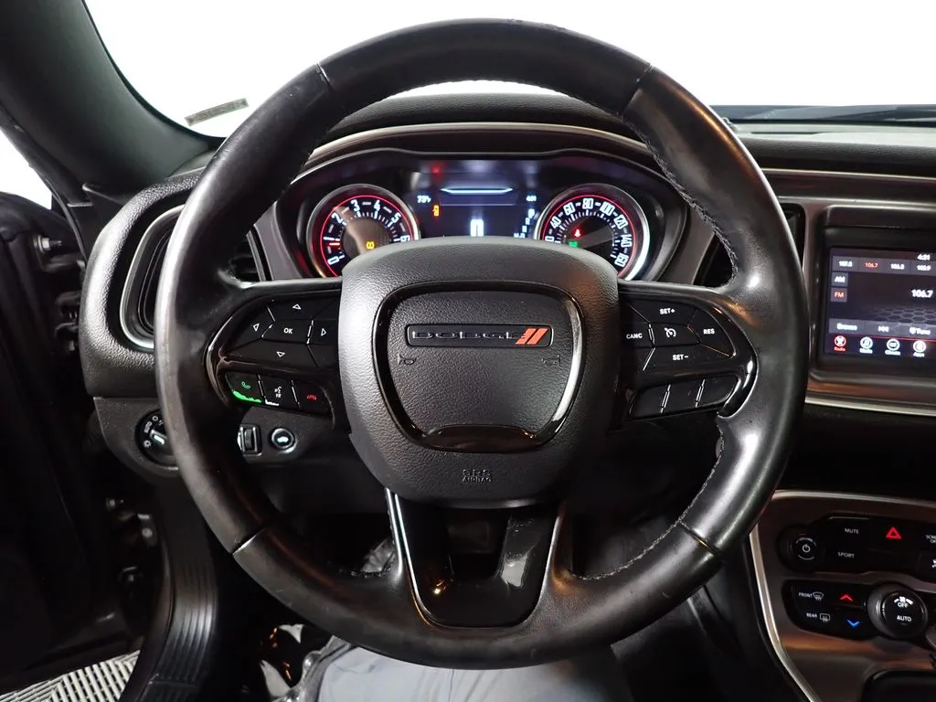 Dodge Challenger photo 23