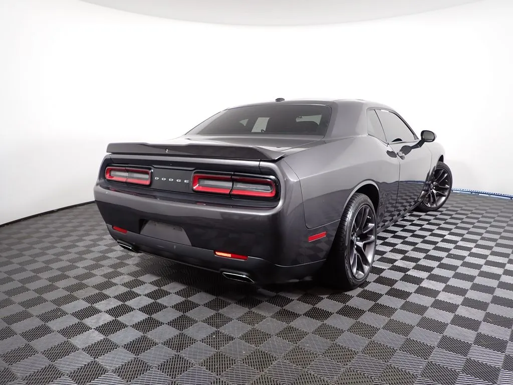 Dodge Challenger photo 14
