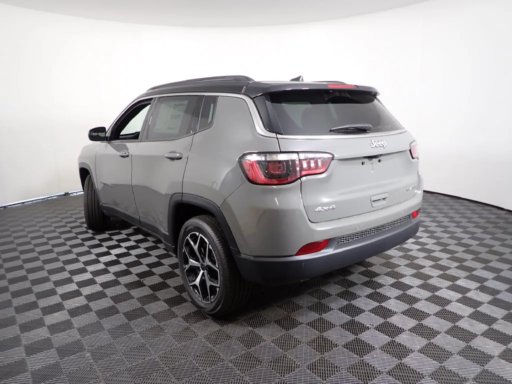 Jeep Compass photo 11