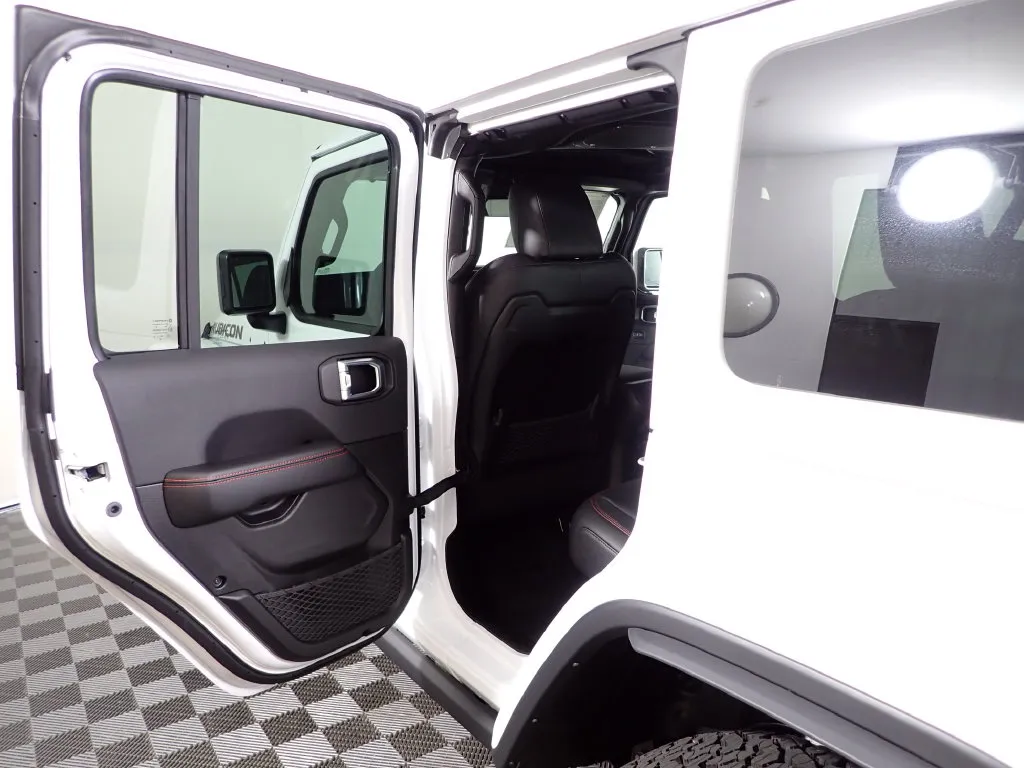 Jeep Wrangler photo 34