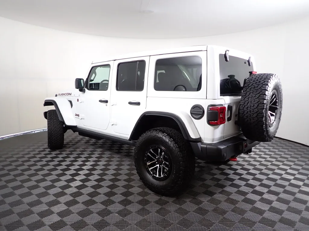 Jeep Wrangler photo 14