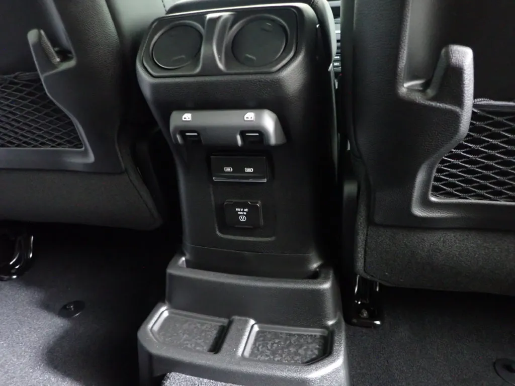 Jeep Wrangler photo 38