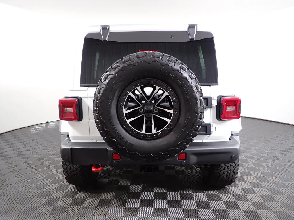 Jeep Wrangler photo 16
