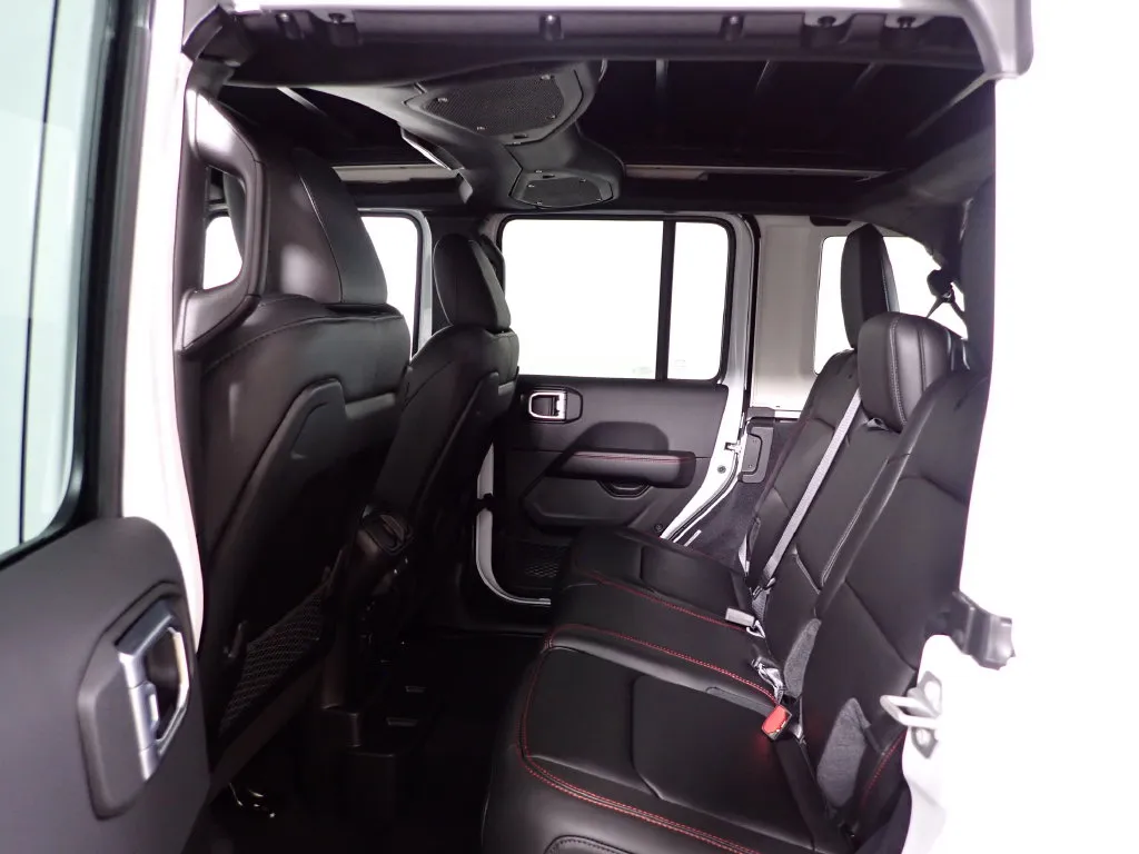 Jeep Wrangler photo 35