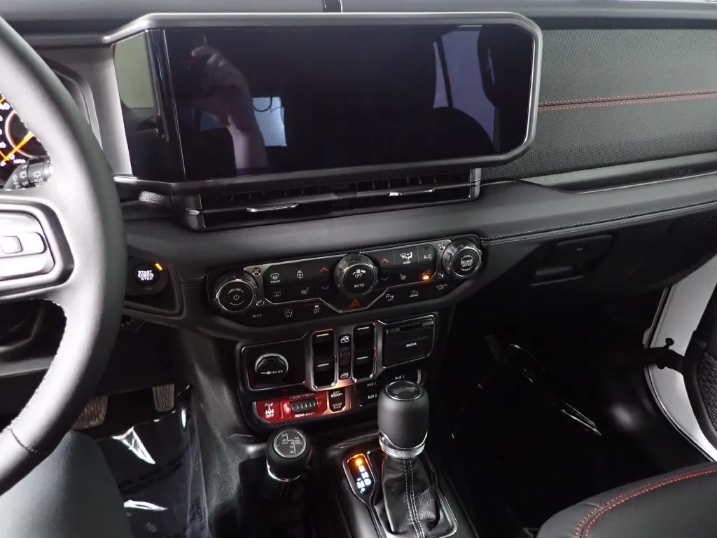 Jeep Wrangler photo 31