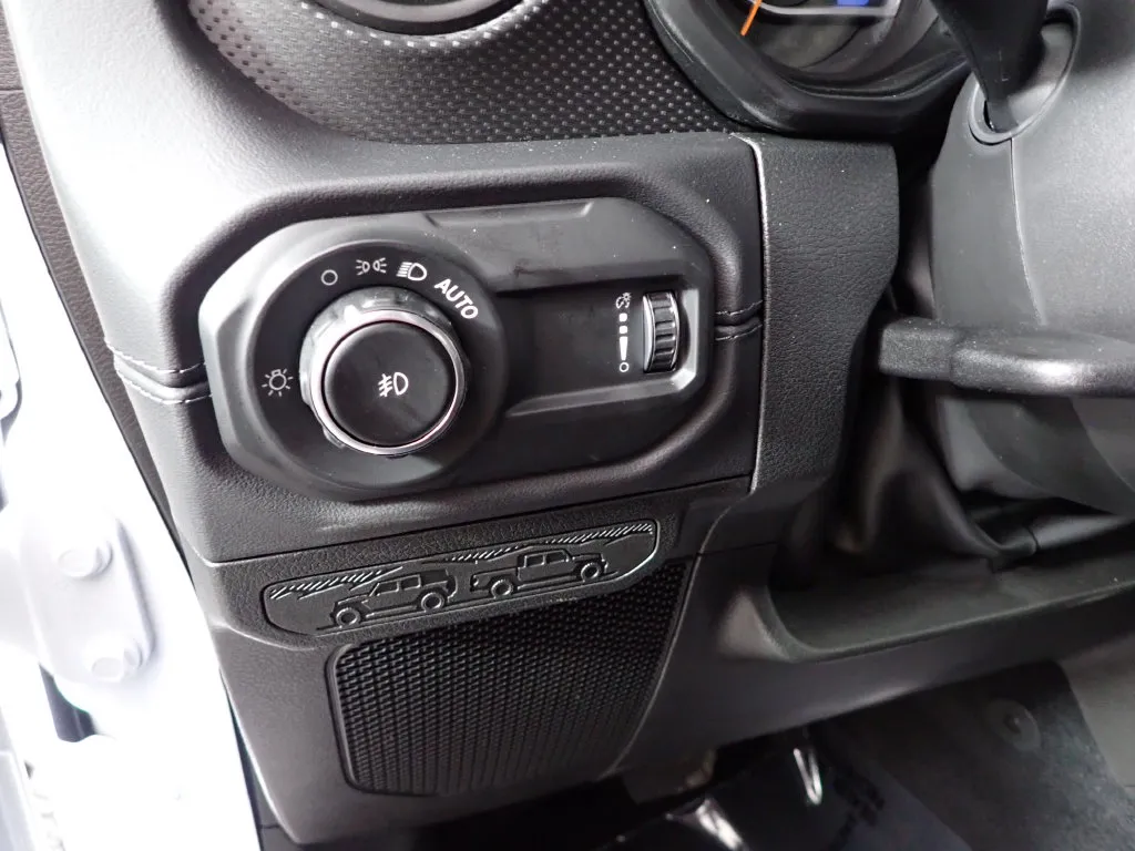Jeep Wrangler photo 26