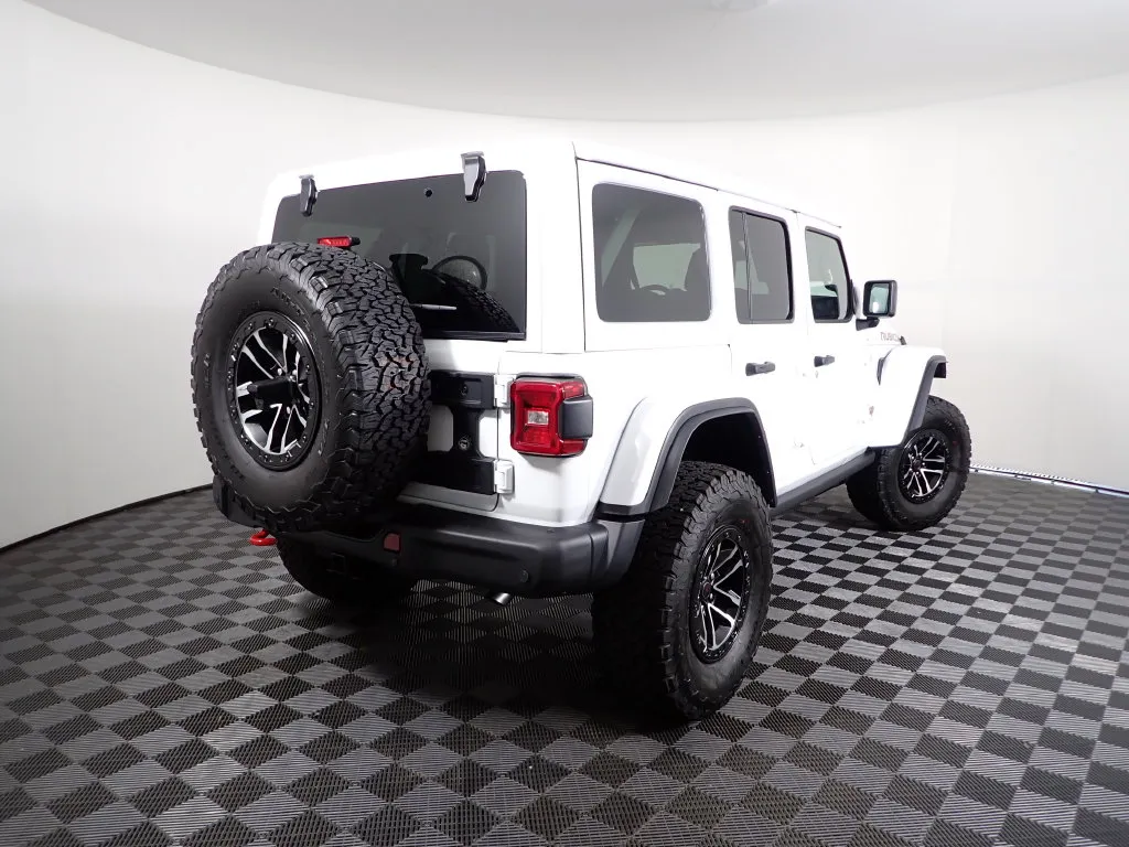Jeep Wrangler photo 19