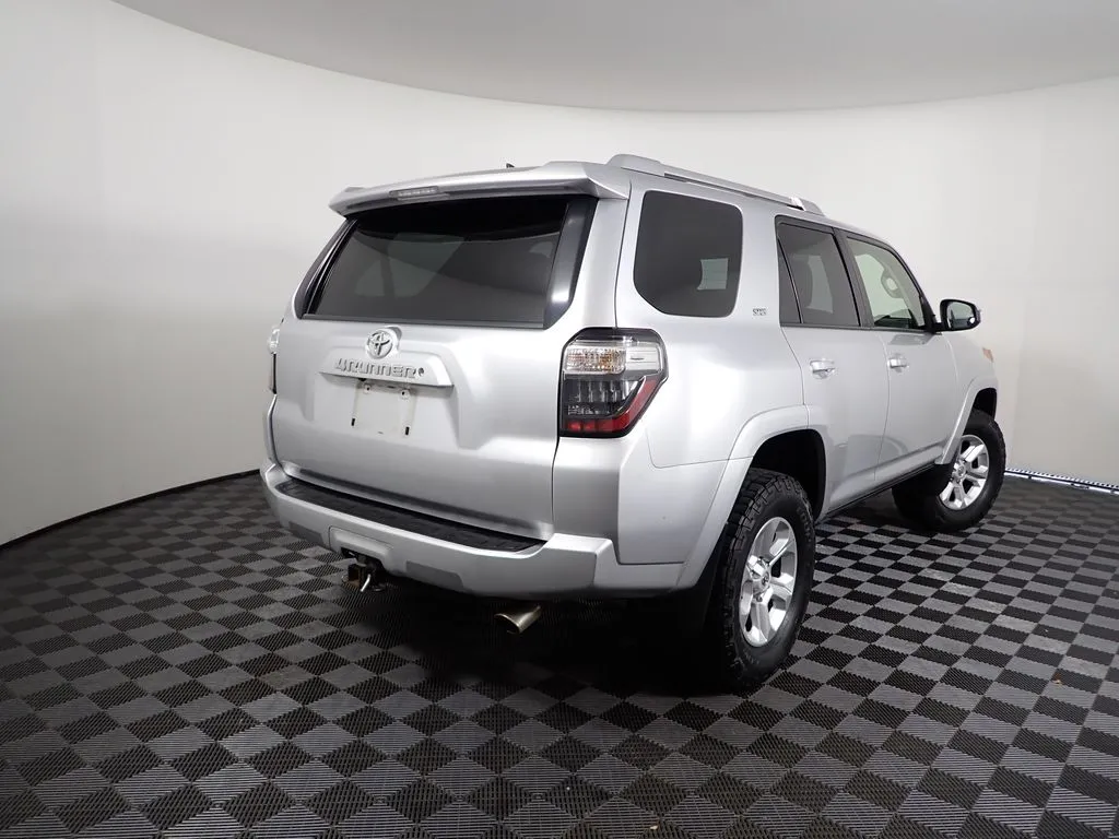 Toyota 4Runner photo 16