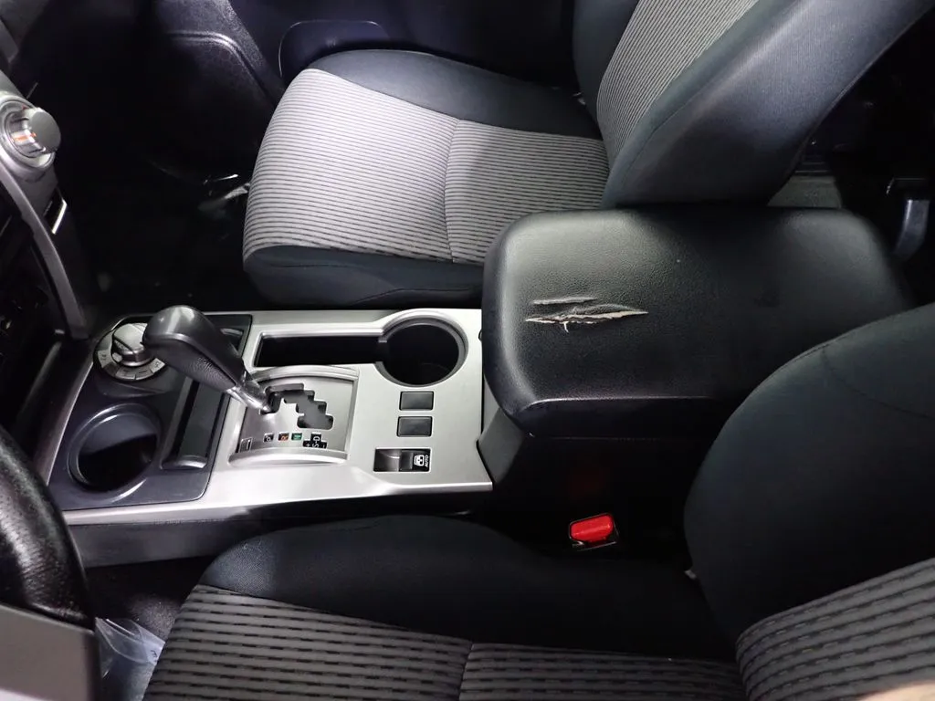 Toyota 4Runner photo 29