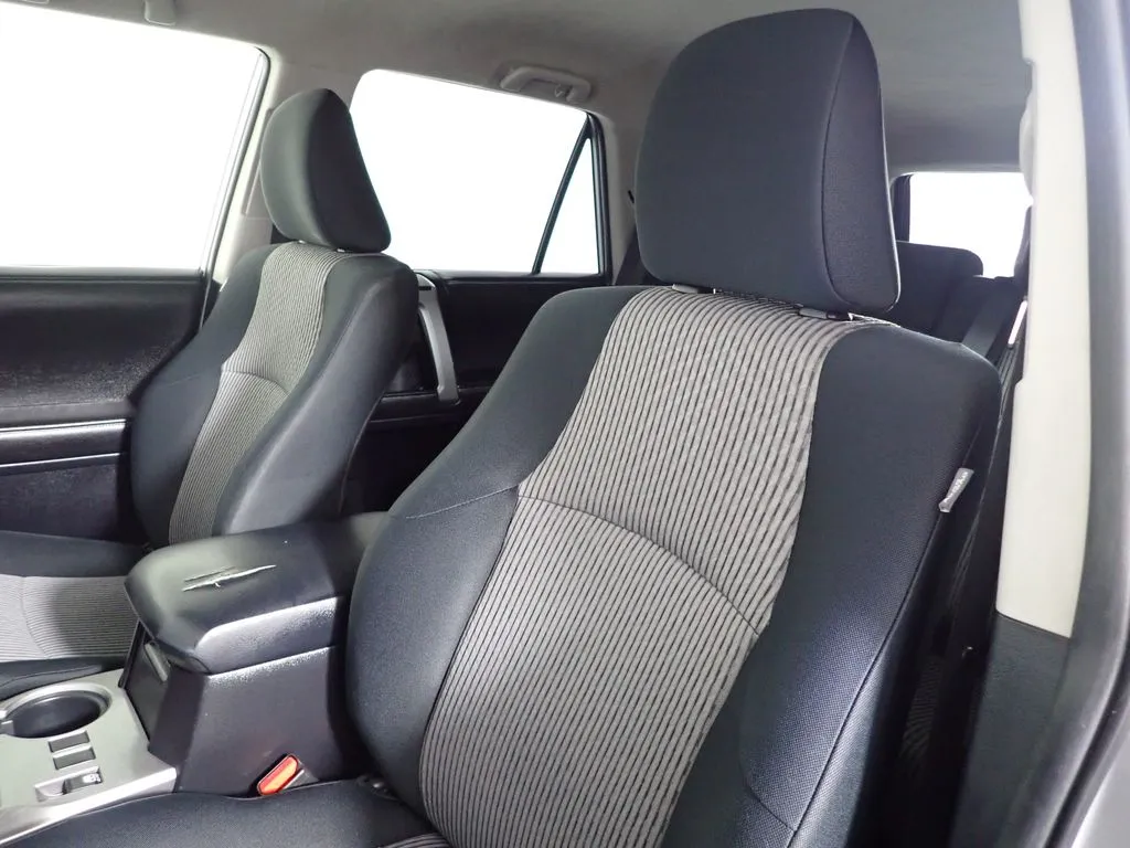 Toyota 4Runner photo 21