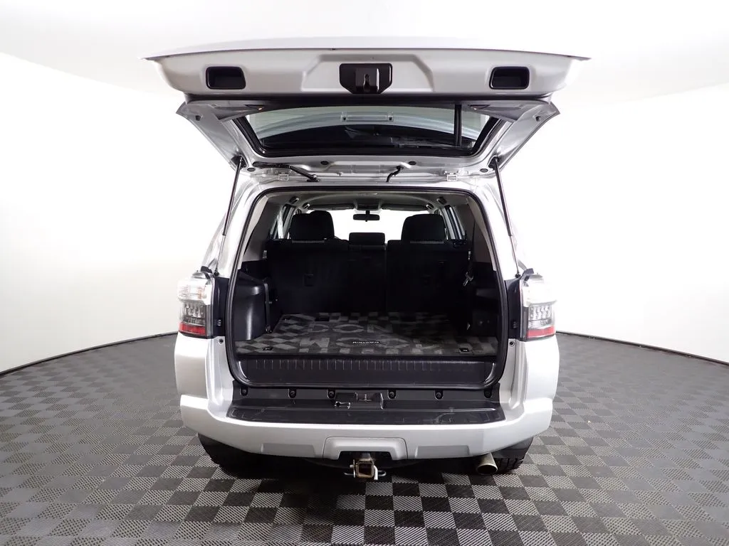 Toyota 4Runner photo 14