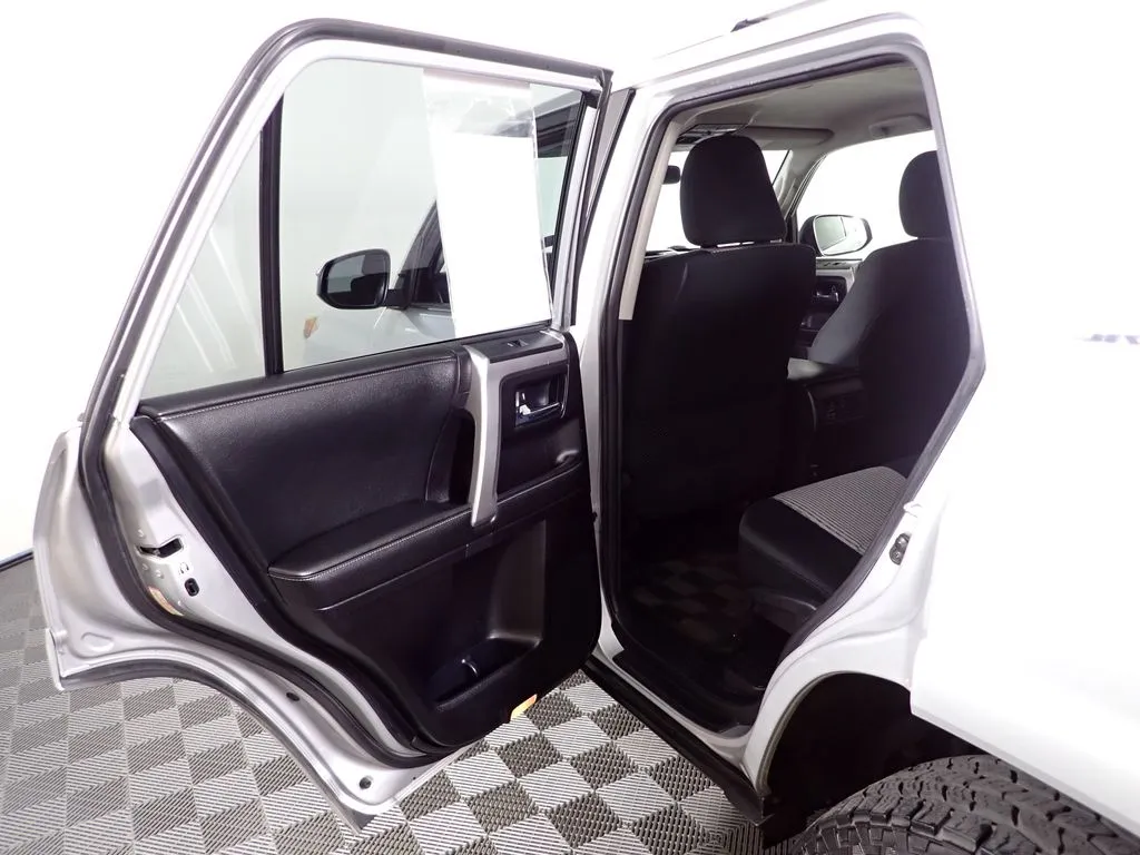 Toyota 4Runner photo 31