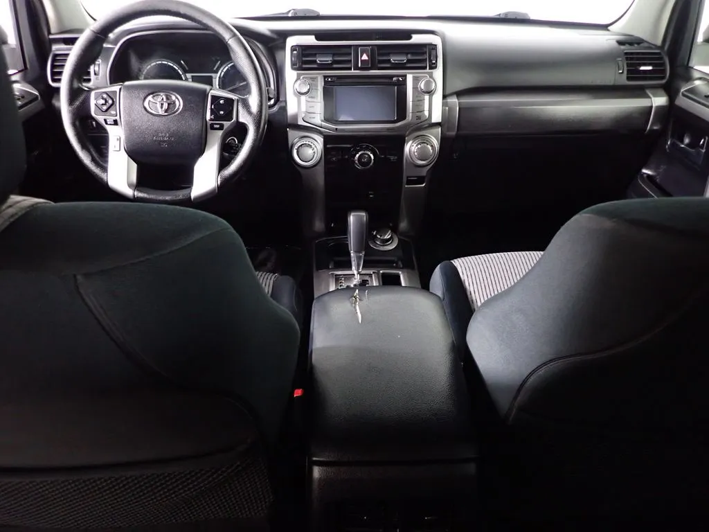 Toyota 4Runner photo 30