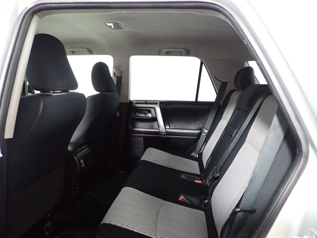 Toyota 4Runner photo 32