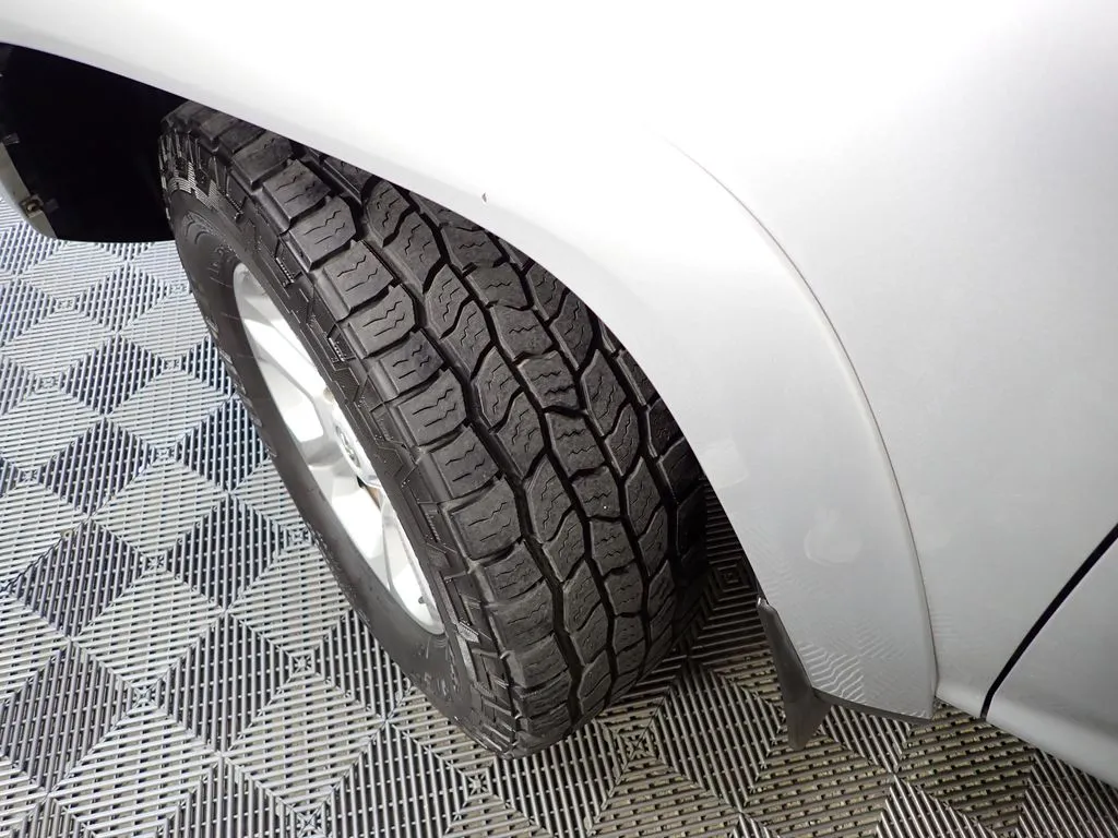 Toyota 4Runner photo 39