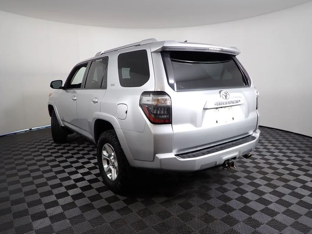 Toyota 4Runner photo 12