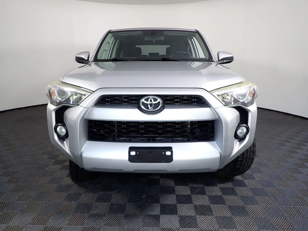 Toyota 4Runner photo 8