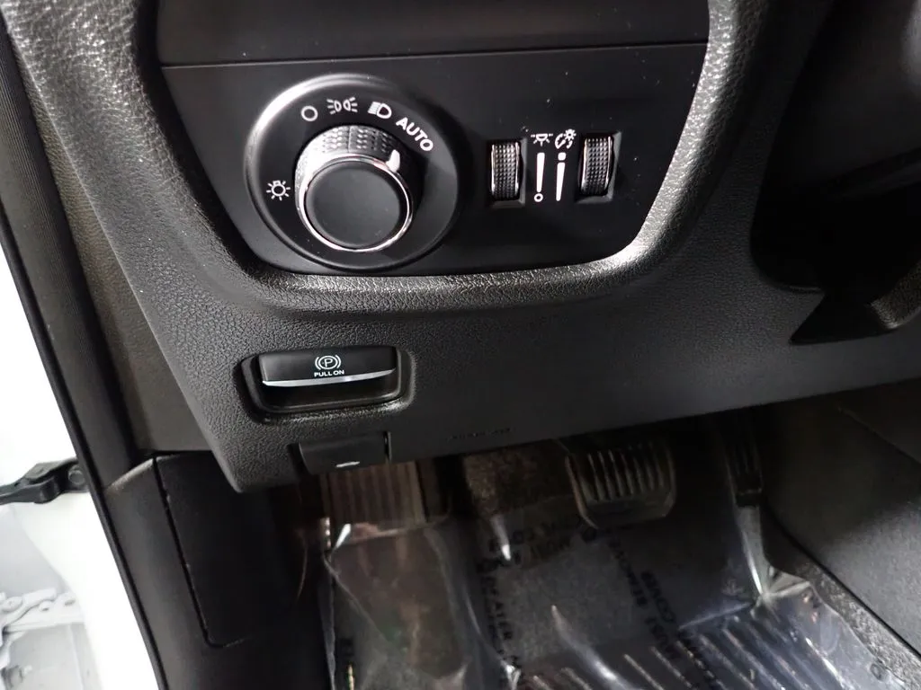 Jeep Grand Cherokee photo 24