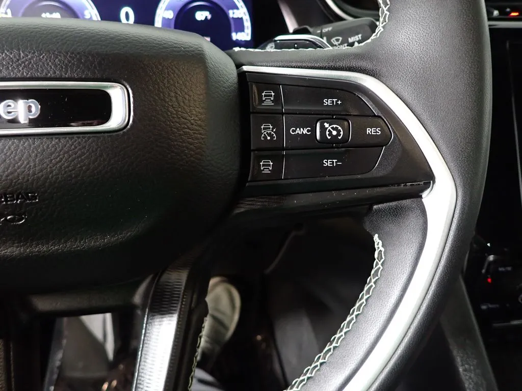 Jeep Grand Cherokee photo 28