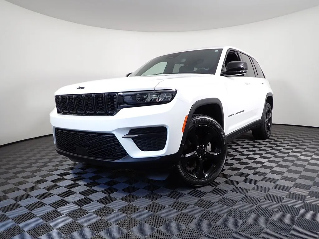 Jeep Grand Cherokee photo 2