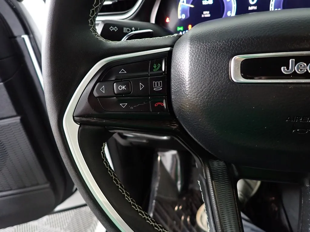 Jeep Grand Cherokee photo 27