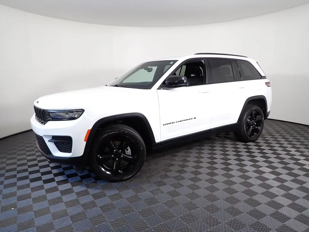 Jeep Grand Cherokee photo 9
