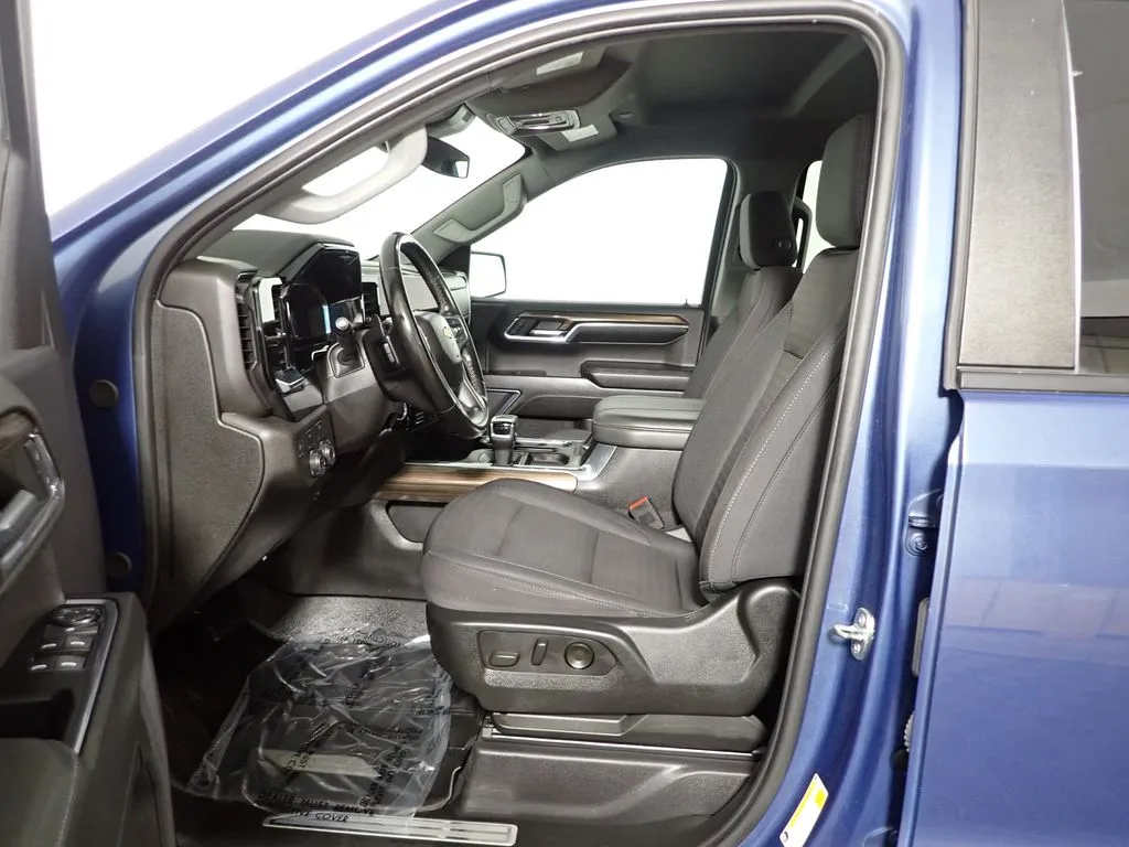 Chevrolet Silverado photo 20