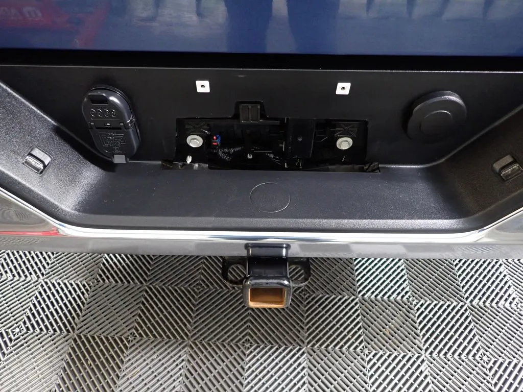 Chevrolet Silverado photo 14
