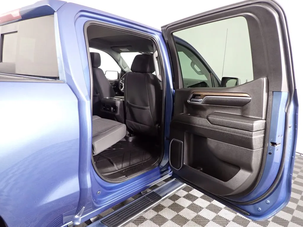 Chevrolet Silverado photo 33