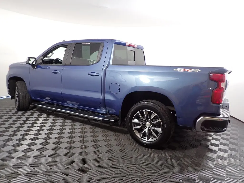 Chevrolet Silverado photo 11