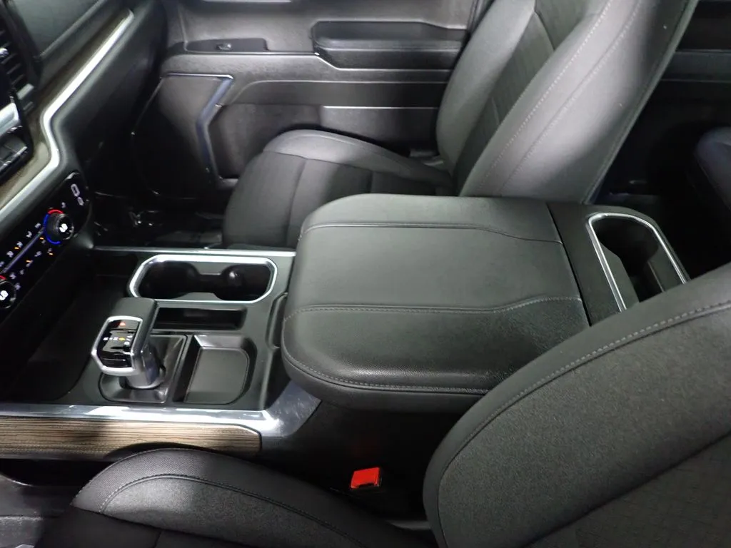 Chevrolet Silverado photo 29