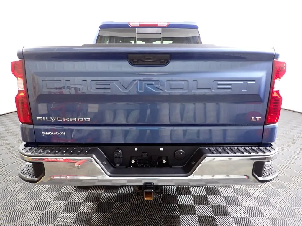 Chevrolet Silverado photo 13