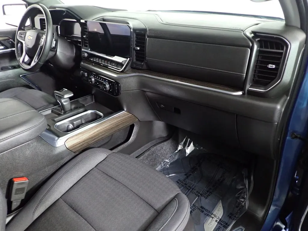 Chevrolet Silverado photo 38
