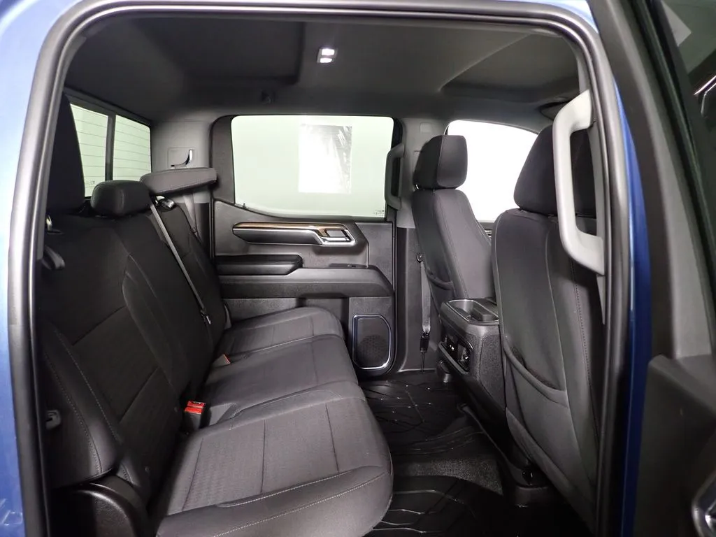 Chevrolet Silverado photo 34