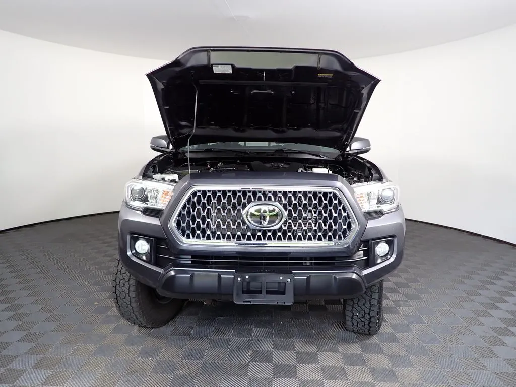 Toyota Tacoma photo 36