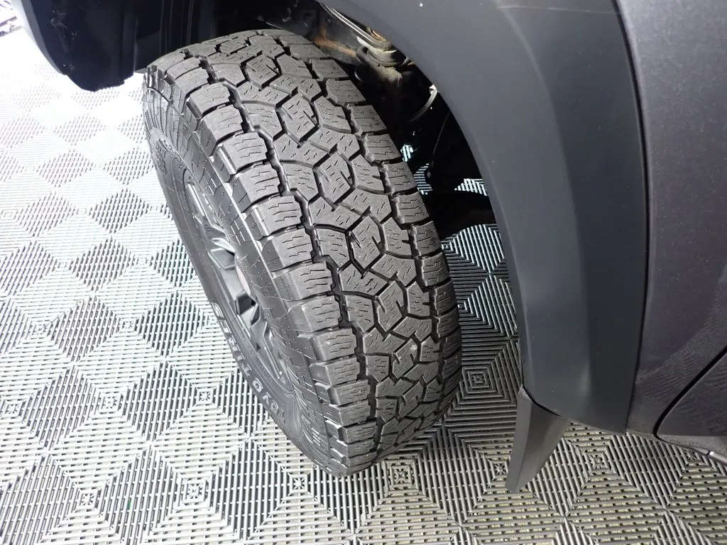 Toyota Tacoma photo 34