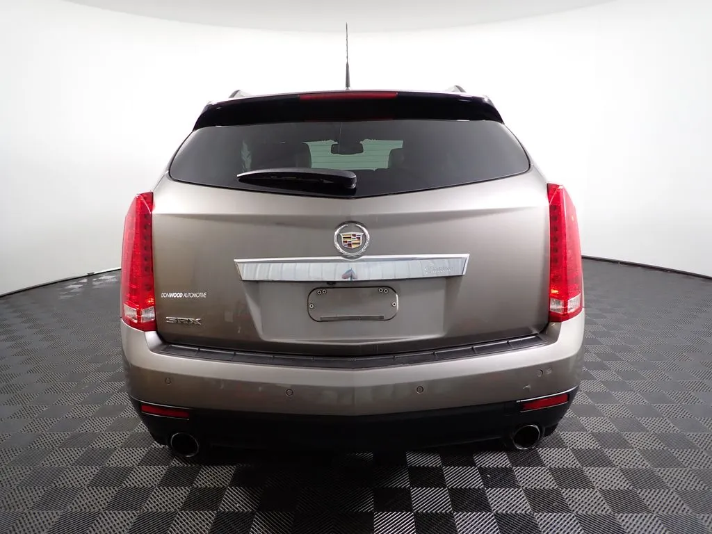 Cadillac SRX photo 12