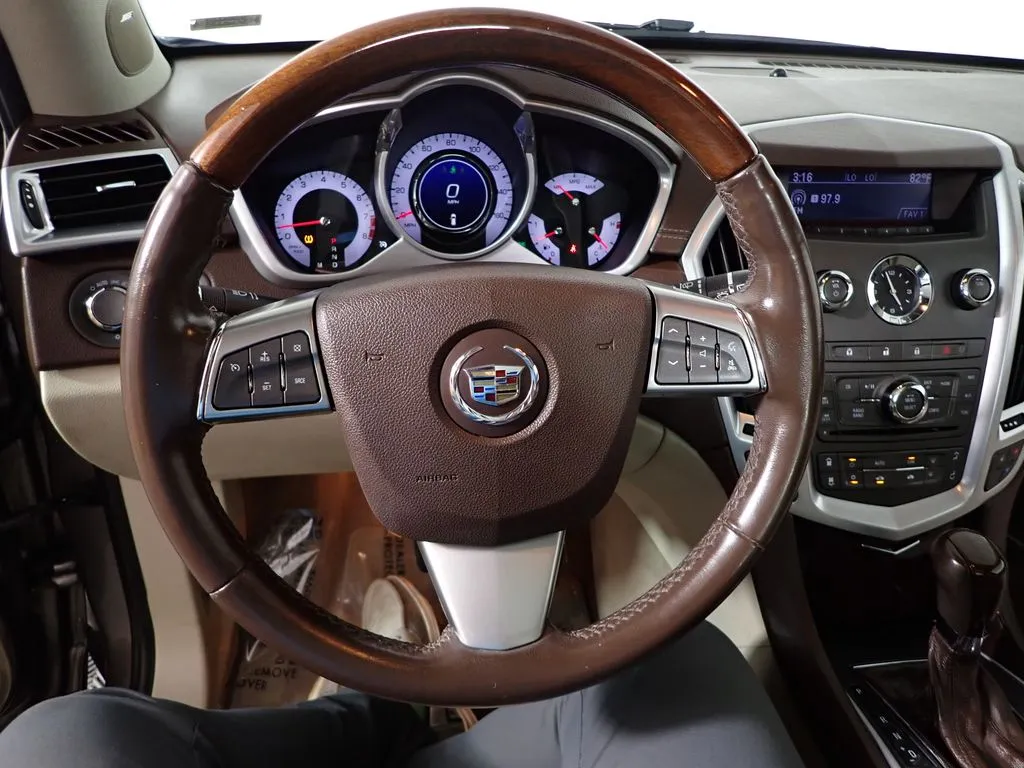 Cadillac SRX photo 25