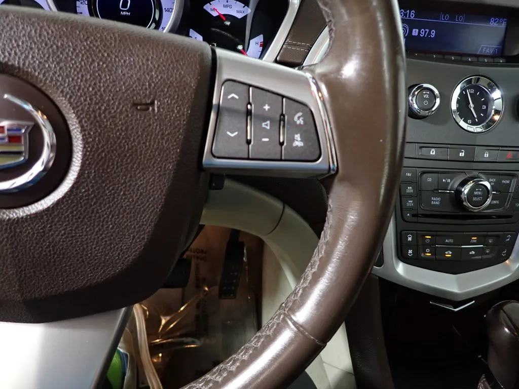 Cadillac SRX photo 27
