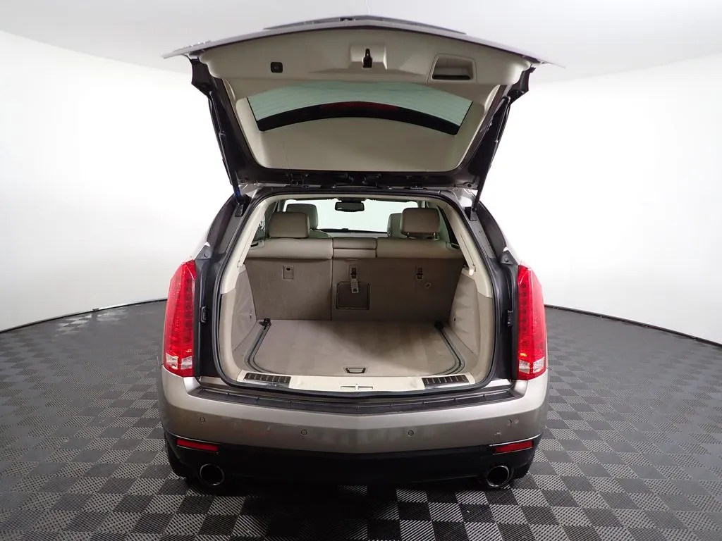 Cadillac SRX photo 13