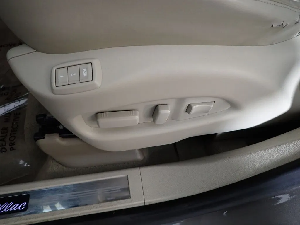 Cadillac SRX photo 22