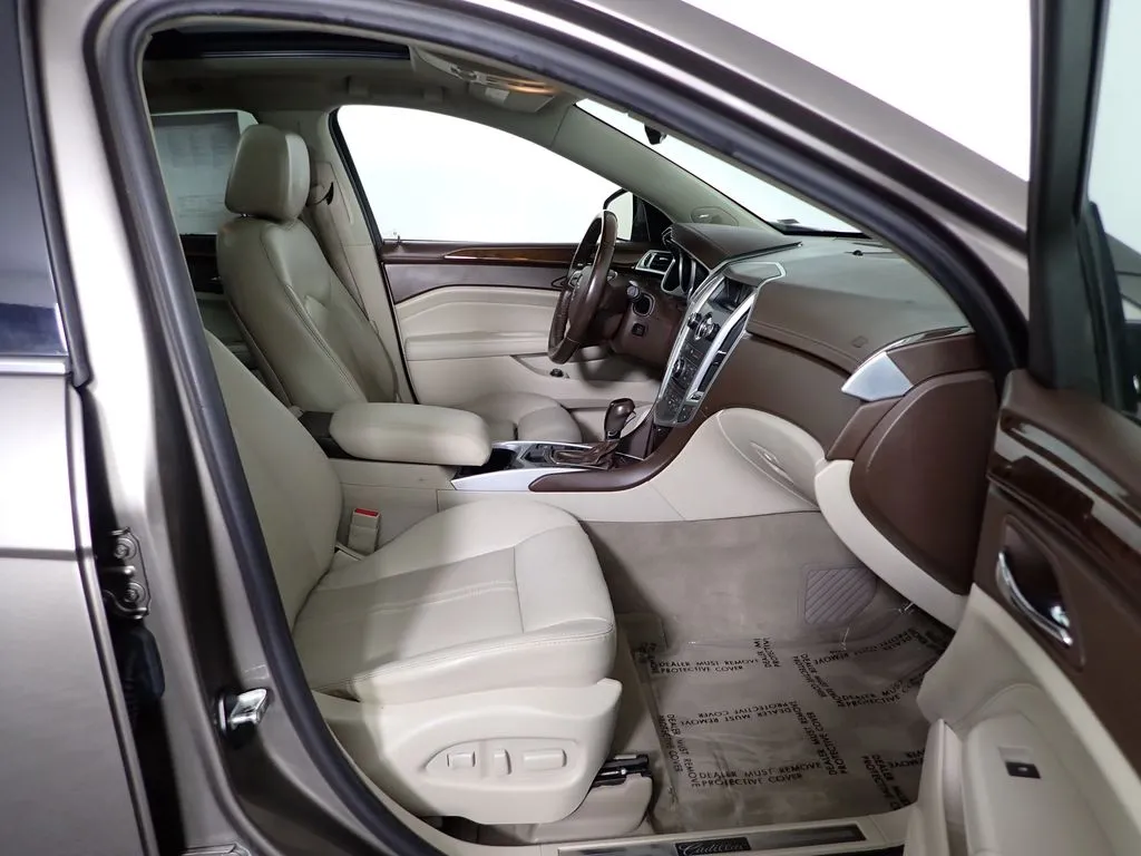 Cadillac SRX photo 36
