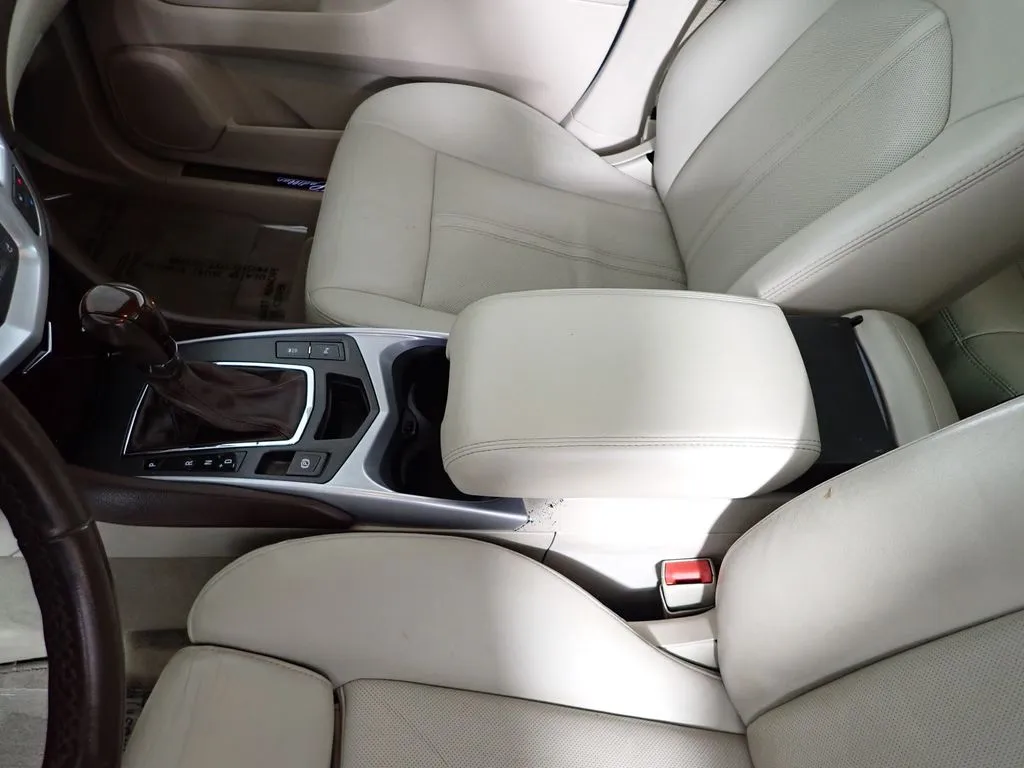 Cadillac SRX photo 29