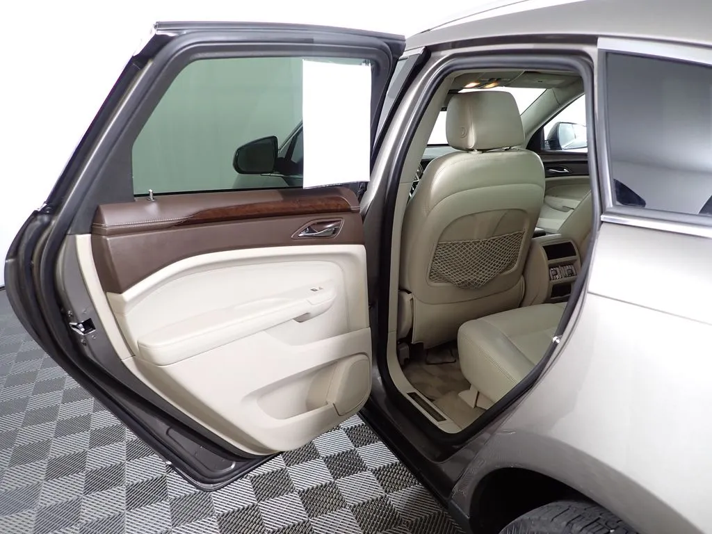 Cadillac SRX photo 31
