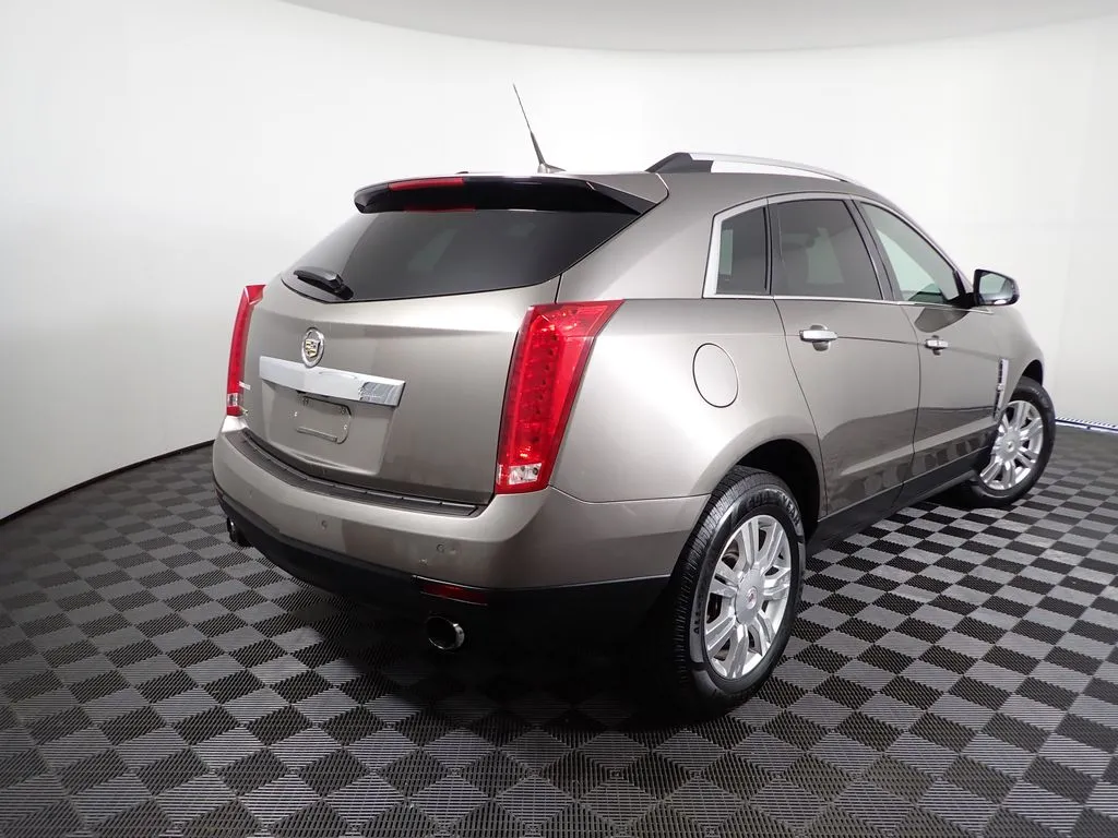Cadillac SRX photo 16