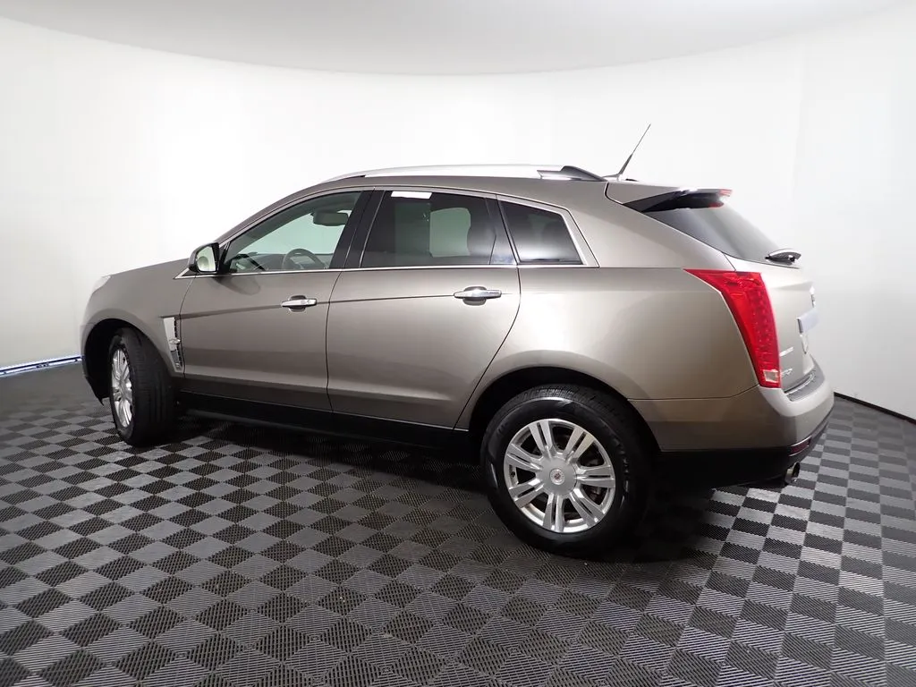 Cadillac SRX photo 10