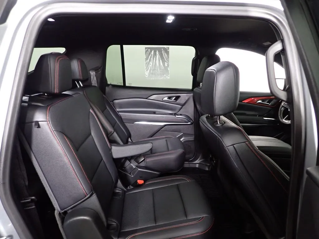 Chevrolet Traverse photo 30